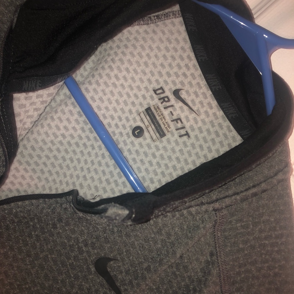 Nike Dri-Fit Quarter Zip - Picture 3 of 3
